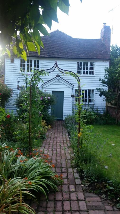 Period, Characterful Cottage Of Unique Charm Tenterden Exterior foto